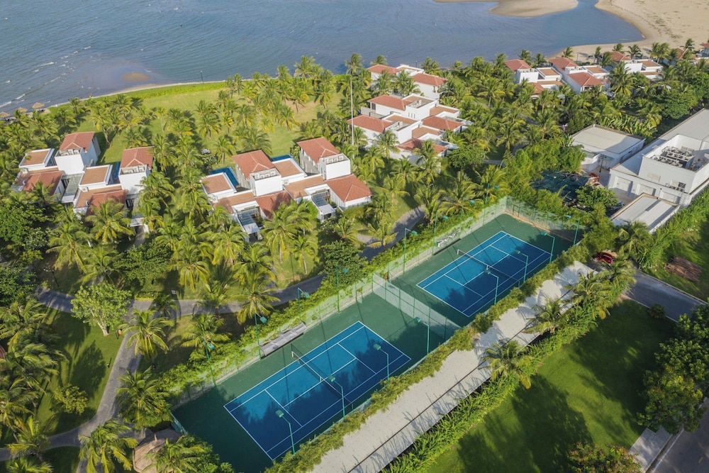 Tennis court