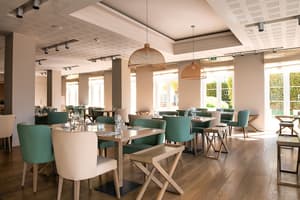 thumbnail: Restaurant