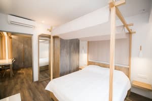thumbnail: Interior