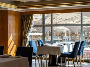 thumbnail: Restaurant