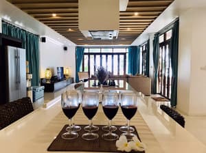 thumbnail: Lobby sitting area