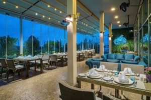 thumbnail: Restaurant