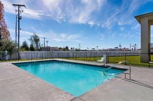 thumbnail: Pool