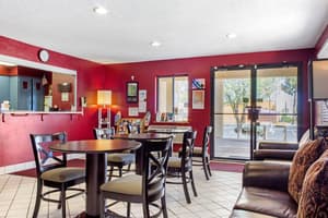 thumbnail: Breakfast area