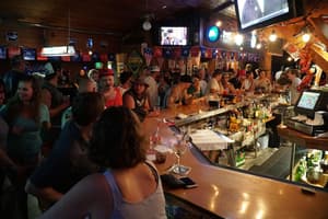 thumbnail: Bar (on property)