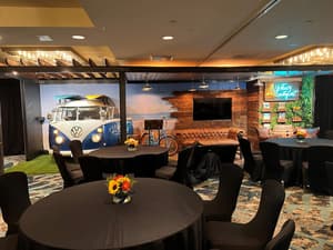 thumbnail: Business center