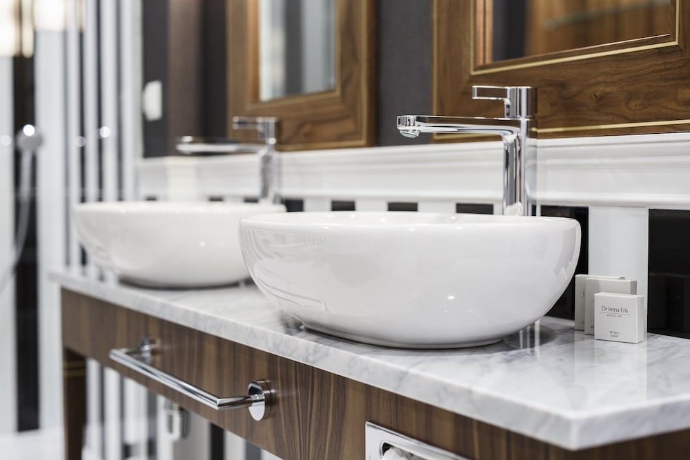 Bathroom sink