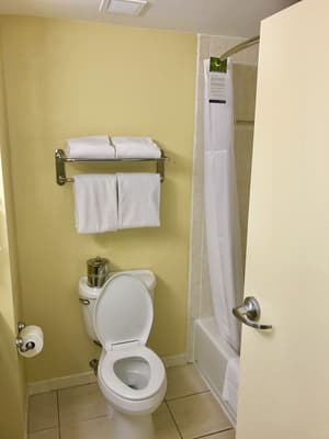 thumbnail: Bathroom amenities