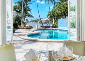 The Pillars Hotel & Club