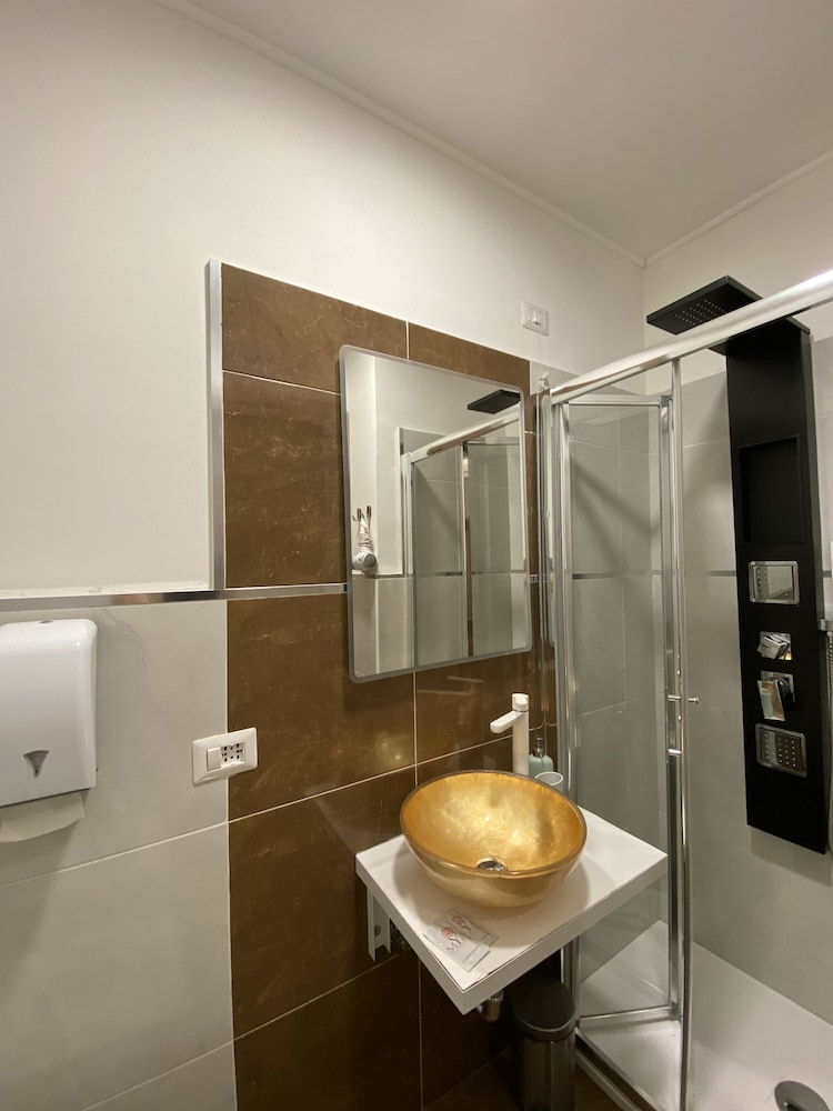 Bathroom amenities