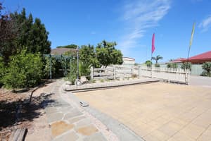 thumbnail: Garden view