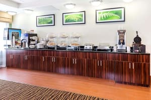 thumbnail: Breakfast area