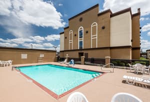 thumbnail: Pool