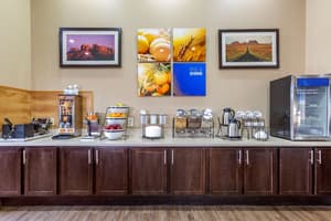 thumbnail: Breakfast area