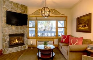 thumbnail: Lakeside Family Suite