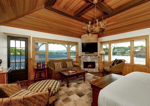 Lakeside Suite 5
