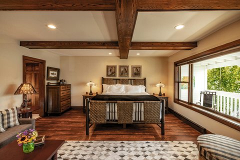 Lakeside Suite 3