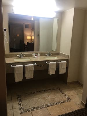 thumbnail: Bathroom amenities
