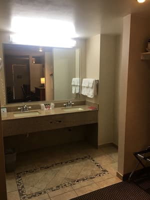 thumbnail: Bathroom amenities