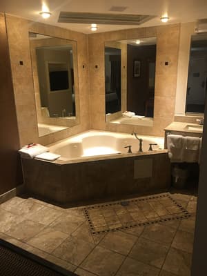 thumbnail: Bathroom amenities