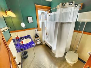 thumbnail: Bathroom