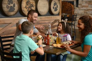 thumbnail: Family dining