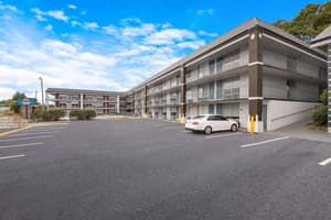thumbnail: Exterior