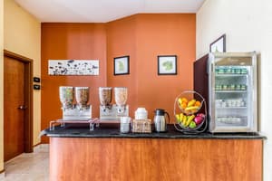 thumbnail: Breakfast area