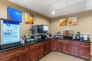 thumbnail: Breakfast area