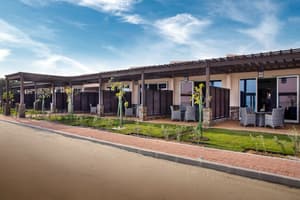 thumbnail: Bar (on property)