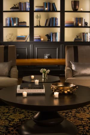 thumbnail: Lobby sitting area