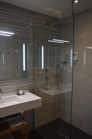 thumbnail: Bathroom amenities