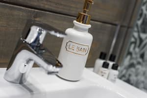thumbnail: Bathroom amenities