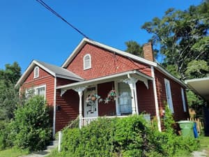 thumbnail: Front of property