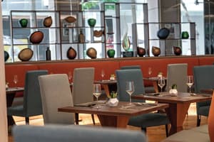thumbnail: Restaurant