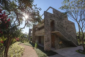 thumbnail: Front of property