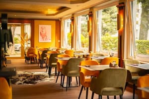 thumbnail: Restaurant