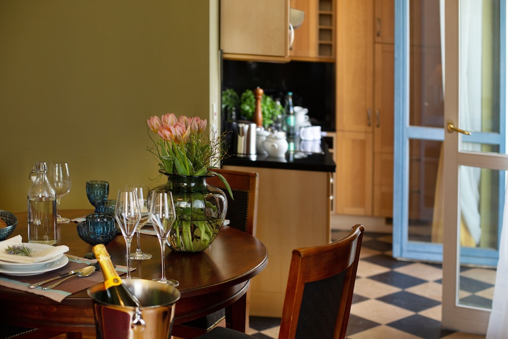 In-room dining