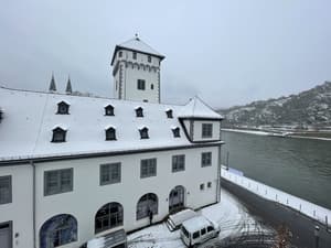 thumbnail: Balcony view