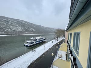 thumbnail: Balcony view
