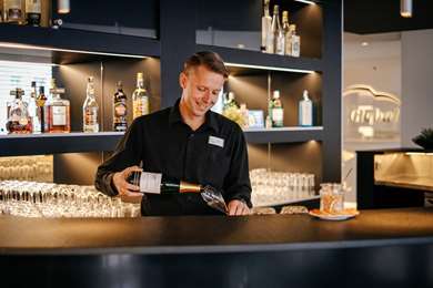 On-Site,Bar/Lounge