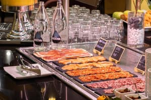 thumbnail: Restaurant