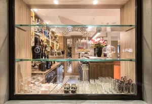 thumbnail: Bar (on property)
