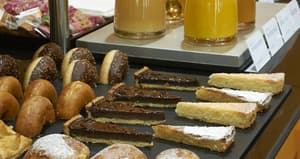 thumbnail: Breakfast area