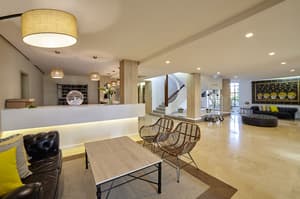 thumbnail: Reception