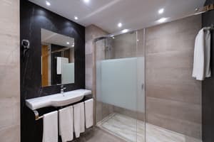 thumbnail: Bathroom shower