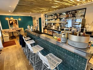 thumbnail: Bar (on property)
