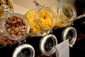 thumbnail: Breakfast area
