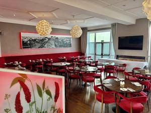 thumbnail: Restaurant