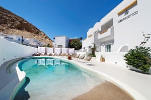 thumbnail: Indoor/outdoor pool